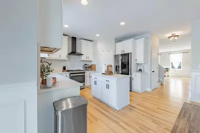 408 Fountain Avenue, Elgin, IL 60124 - Photo 10