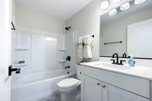 245 Regency Ct, Wauconda, IL 60084 - Photo 4