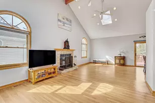 1017 Grand Blvd, Wauconda, IL 60084 - Photo 6