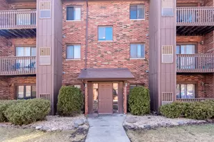 15801 Peggy Ln, Oak Forest, IL 60452 - Photo 1