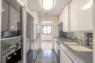 15801 Peggy Ln, Oak Forest, IL 60452 - Photo 2