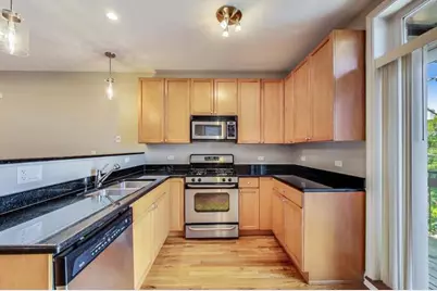 1302 W Fillmore Street #2, Chicago, IL 60607 - Photo 8