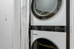 1449 W Walton St, Chicago, IL 60642 - Photo 16