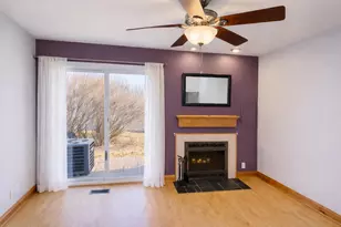 2624 Prairieview Ln S, Aurora, IL 60502 - Photo 2