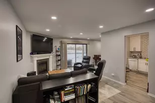 1732 Harrow Ct, Wheaton, IL 60189 - Photo 4