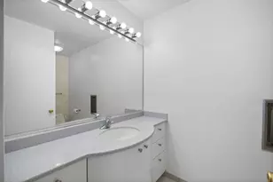 6147 N Sheridan Rd, Chicago, IL 60660 - Photo 16