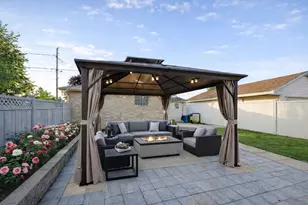 5501 Mulford St, Skokie, IL 60077 - Photo 18