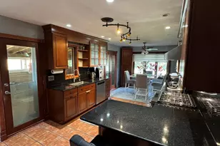 5501 Mulford St, Skokie, IL 60077 - Photo 8