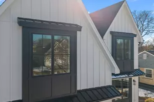 2009 Robincrest Ln, Glenview, IL 60025 - Photo 4