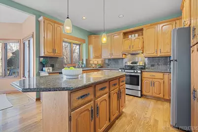 1599 Far Hills Drive, Bartlett, IL 60103 - Photo 8