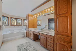 1599 Far Hills Dr, Bartlett, IL 60103 - Photo 18