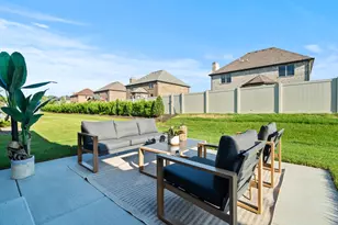 16590 Kayla Dr, Lemont, IL 60439 - Photo 6