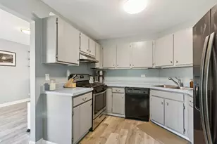 1063 Stonehedge Dr, Schaumburg, IL 60194 - Photo 16