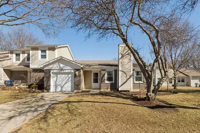 1063 Stonehedge Drive, Schaumburg, IL 60194 - Photo 1