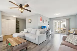 1063 Stonehedge Dr, Schaumburg, IL 60194 - Photo 10