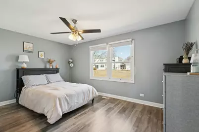 1063 Stonehedge Drive, Schaumburg, IL 60194 - Photo 4