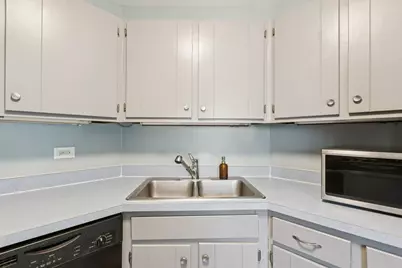 1063 Stonehedge Drive, Schaumburg, IL 60194 - Photo 14