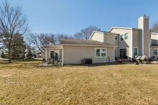 1063 Stonehedge Dr, Schaumburg, IL 60194 - Photo 32