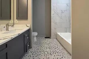 2350 W George St, Chicago, IL 60618 - Photo 12