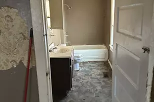 1619 S Faraday Ave, Peoria, IL 61605 - Photo 10