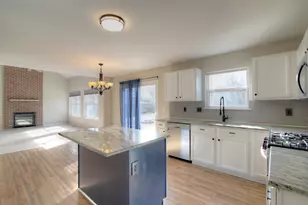 1752 Tallmeadow Dr, Dekalb, IL 60115 - Photo 6