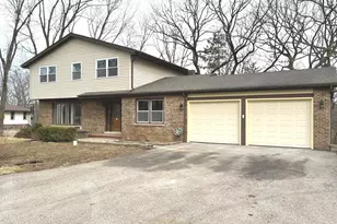 127 Hickory Rd, Oakwood Hills, IL 60013 - Photo 1