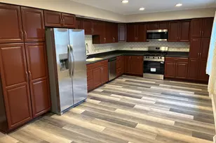 127 Hickory Rd, Oakwood Hills, IL 60013 - Photo 4