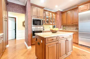 1800 Amberley Ct, Lake Forest, IL 60045 - Photo 20