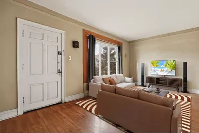 5722 W Grover Street, Chicago, IL 60630 - Photo 2