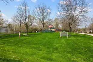 8440 W 95th St, Hickory Hills, IL 60457 - Photo 12