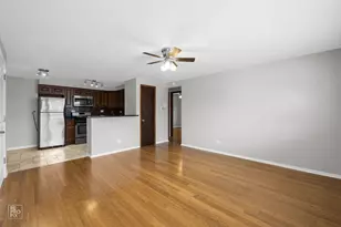 8440 W 95th St, Hickory Hills, IL 60457 - Photo 2