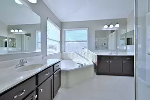 5761 Providence Dr, Hoffman Estates, IL 60192 - Photo 36