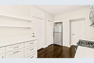 6940 W Medill Avenue #2E, Chicago, IL 60607 - Photo 8