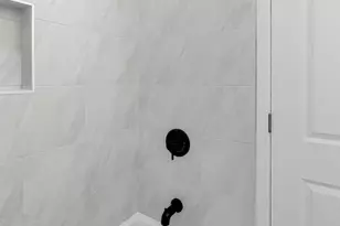 2431 Ernst St, Franklin Park, IL 60131 - Photo 8