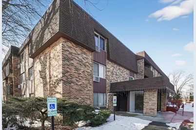 940 E Old Willow Road #312, Prospect Heights, IL 60070 - Photo 2
