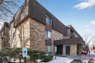 940 E Old Willow Rd, Prospect Heights, IL 60070 - Photo 2