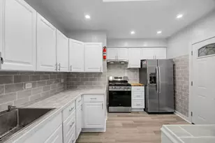 2950 W Waveland Ave, Chicago, IL 60618 - Photo 4