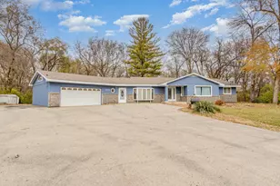 270 E Southmor Rd, Morris, IL 60450 - Photo 2