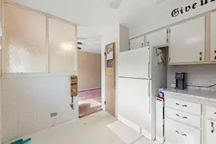 215 E Lincoln Ave, Glendale Heights, IL 60139 - Photo 10