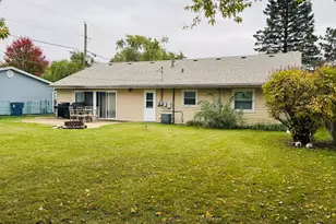 7815 Carlisle Dr, Hanover Park, IL 60133 - Photo 16