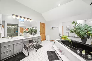 18 Newgate Ave, Naperville, IL 60565 - Photo 16