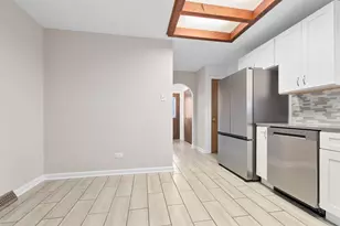 9237 S 77th Ave, Hickory Hills, IL 60457 - Photo 8