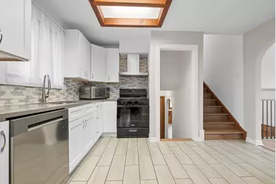 9237 S 77th Avenue, Hickory Hills, IL 60457 - Photo 4