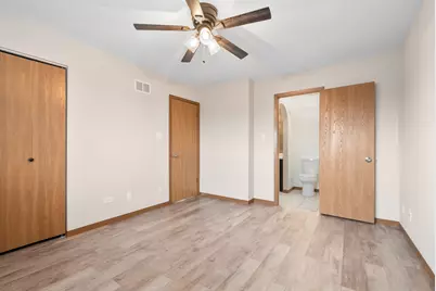 9237 S 77th Avenue, Hickory Hills, IL 60457 - Photo 20