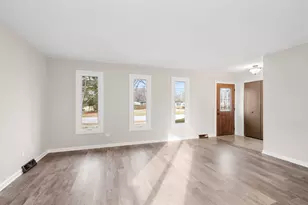 9237 S 77th Ave, Hickory Hills, IL 60457 - Photo 10