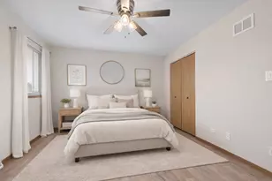 9237 S 77th Ave, Hickory Hills, IL 60457 - Photo 18