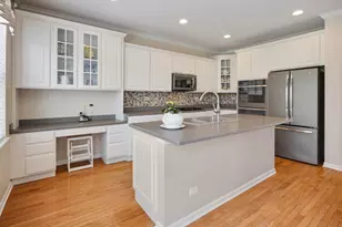 566 Horizon Dr W, Saint Charles, IL 60175 - Photo 12