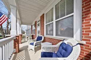 566 Horizon Dr W, Saint Charles, IL 60175 - Photo 2