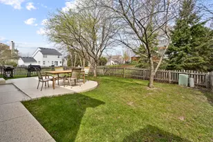 566 Horizon Dr W, Saint Charles, IL 60175 - Photo 26