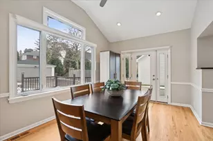 689 E Illinois Rd, Lake Forest, IL 60045 - Photo 8